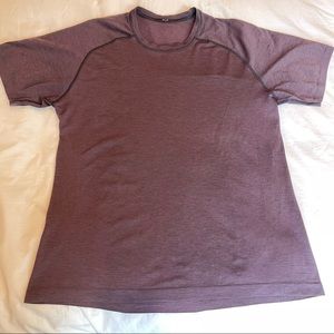 Lululemon Men’s Metal Vent Tech Short Sleeve Workout Shirt
- Large